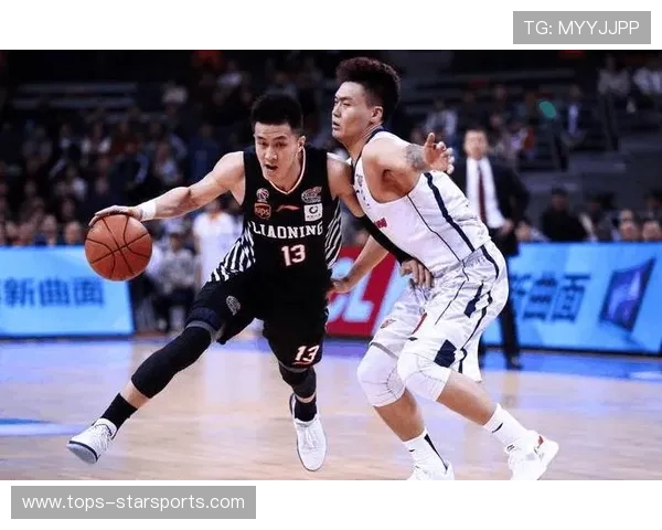 冠军教练战术手册被媒体连夜拆解，热议不断